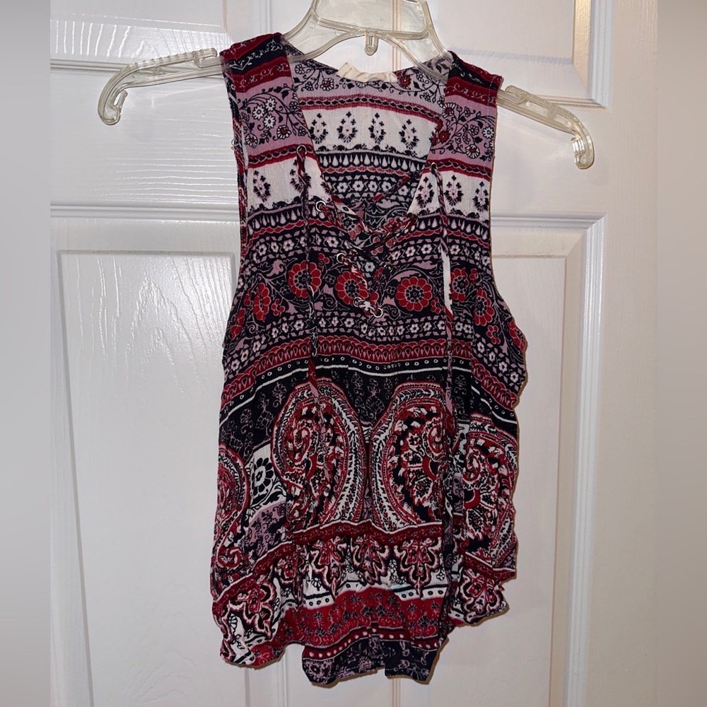 ELODIE Womens S Red Black  Floral Boho Tie Neck Front Flowy Cropped Tank Top